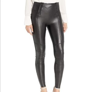 SALE 🖤NWT SPANX faux leather hip zip leggings